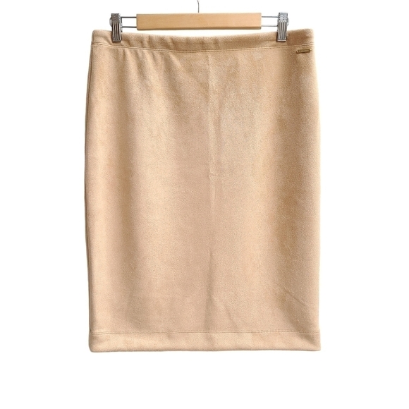 Tahari Faux Suede Fitted Skirt - Size Large - Picture 1 of 11